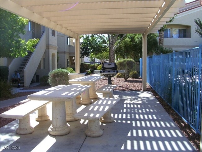 Building Photo - 1881 W Alexander Rd