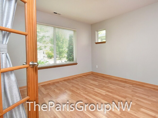 Building Photo - Delightful 2005 Cedar River Renton Rambler – Central A/C - Just 5min to Downtown!