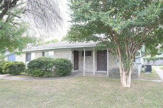 Building Photo - 319 W William Cannon Dr