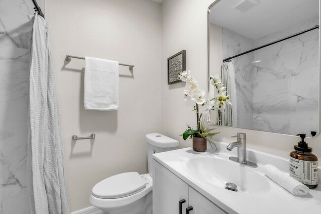 Building Photo - Available NOW