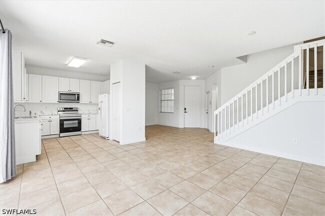 Building Photo - 7070 Venice Way