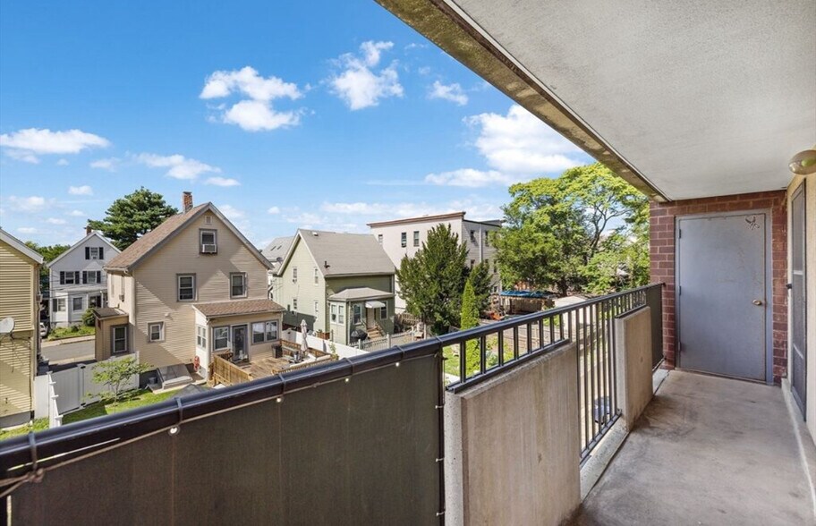 Building Photo - 39 Parlin St