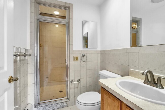 Building Photo - 234 Cliff St