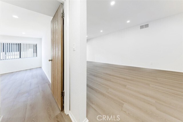 Building Photo - 465 Ivy St