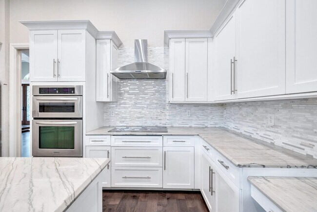 Building Photo - 12020 NW 62nd Ct