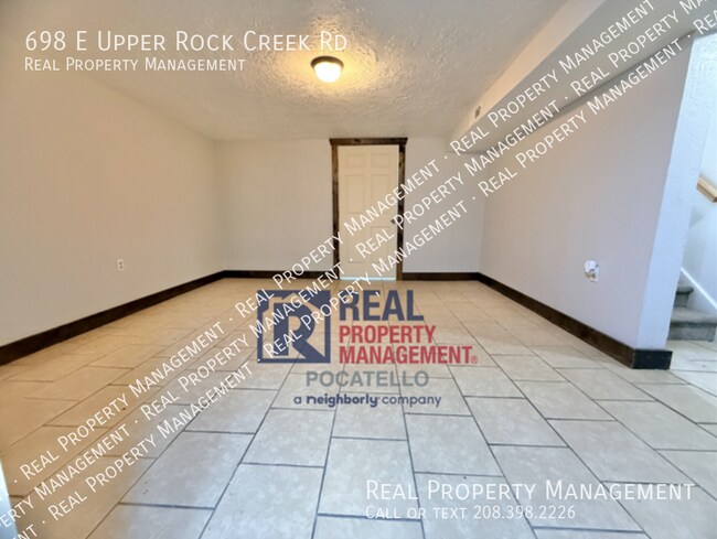 Building Photo - 698 E Upper Rock Creek Rd