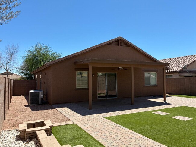 Building Photo - 23826 W Yavapai St