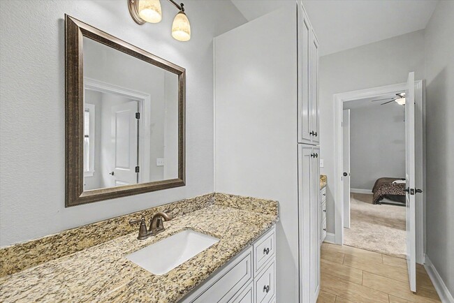 Building Photo - 7492 Sunny Mariana Ct