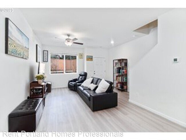Building Photo - 3 br, 2.5 bath House - 60 NE 134th Place