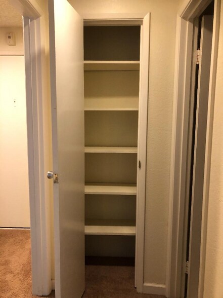 Building Photo - 6479 137th Ave NE