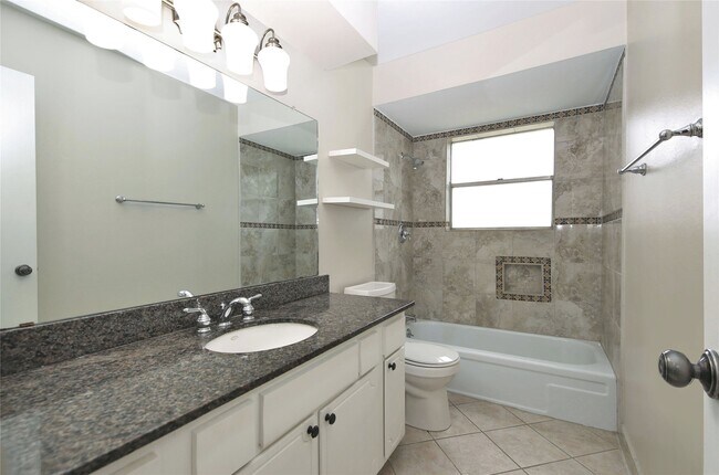 Building Photo - 2315 Eaglerock Dr