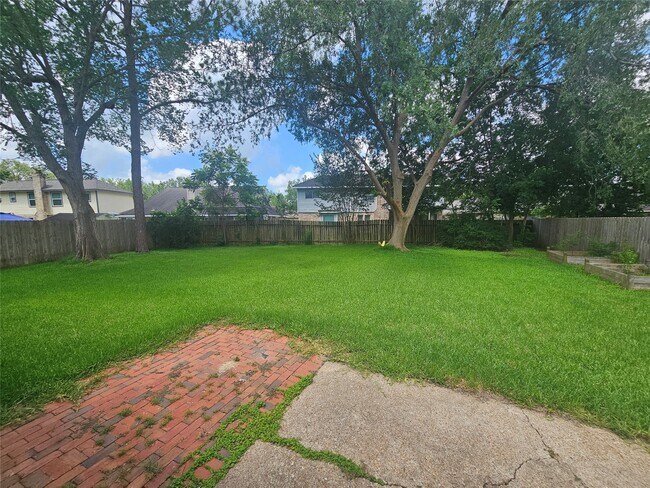 Building Photo - 3206 Pebble Lake Dr
