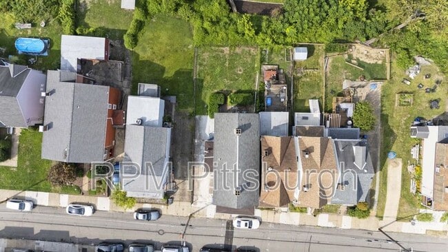 Building Photo - 2721 Cobden St