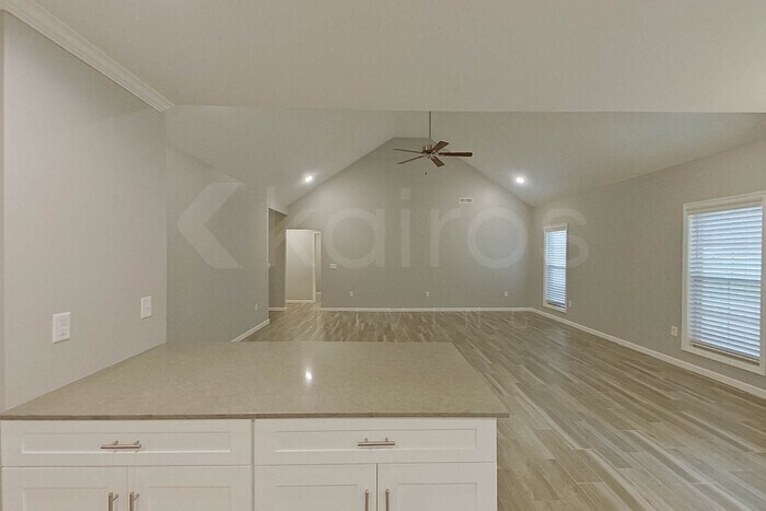 Building Photo - 560 Co Rd 71