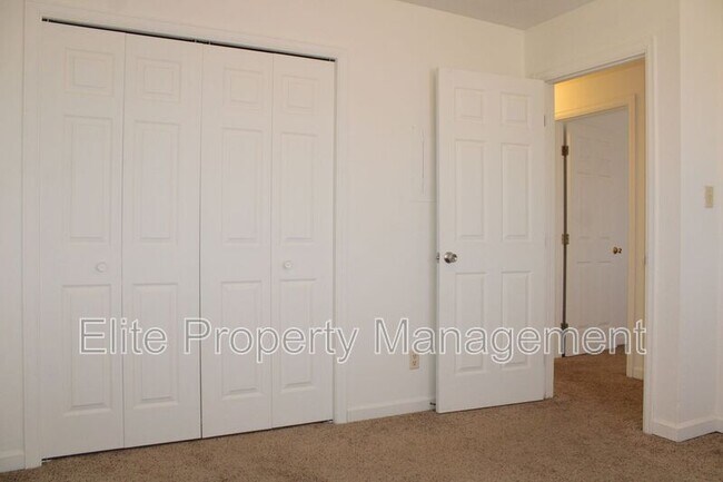 Building Photo - 208 W Palmer Lake Dr