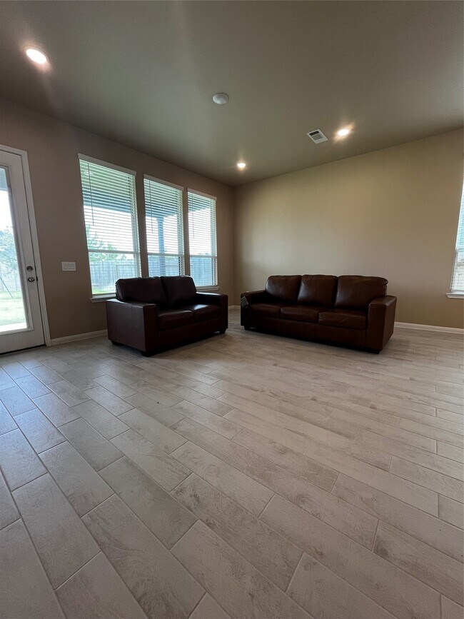 Building Photo - 18206 Sonresa Wy