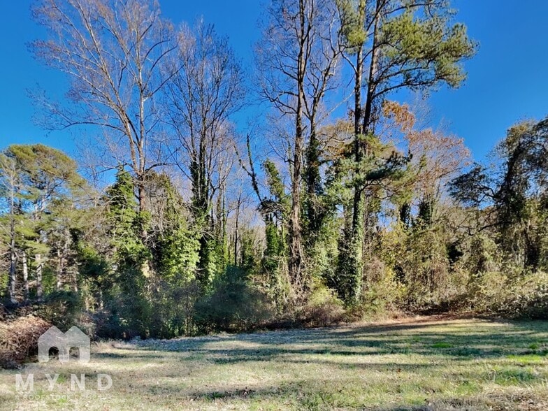 Building Photo - 990 Lynhurst Dr SW