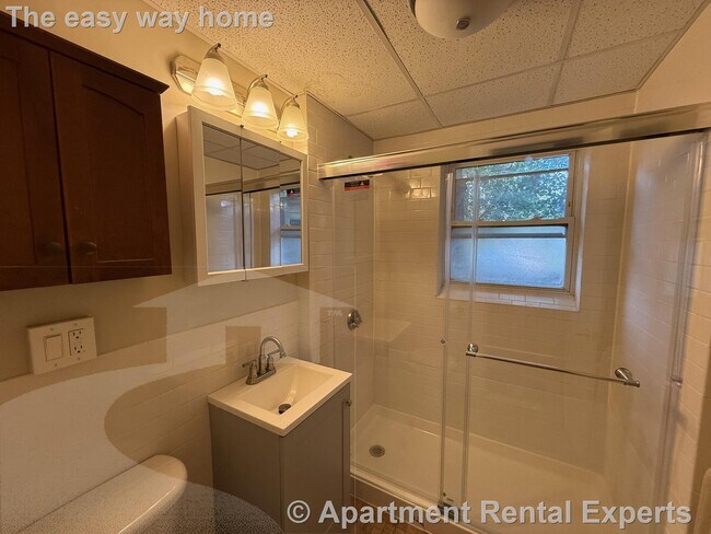 Building Photo - 105 Norfolk St