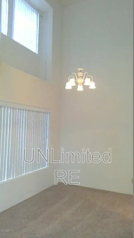 Building Photo - 3285 N Hedgewood Dr