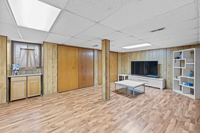 Building Photo - 6815 Brementowne Dr