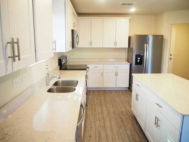 Building Photo - 3 Bed 2.5 Bath Home in Van Alstyne 50% OFF...