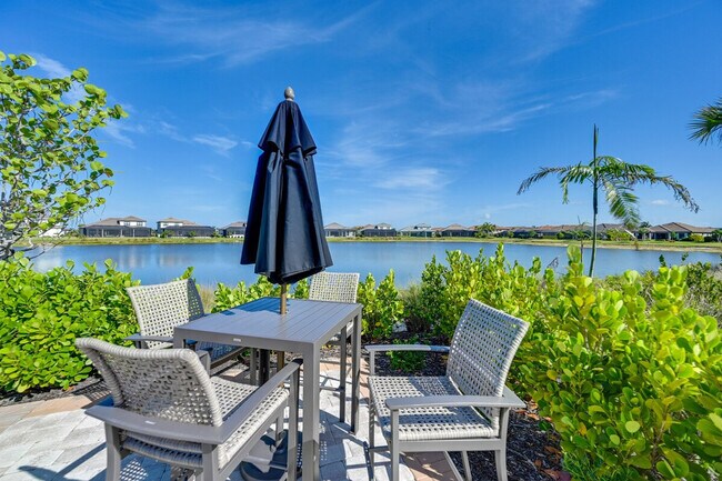 Building Photo - 15140 Pescara St