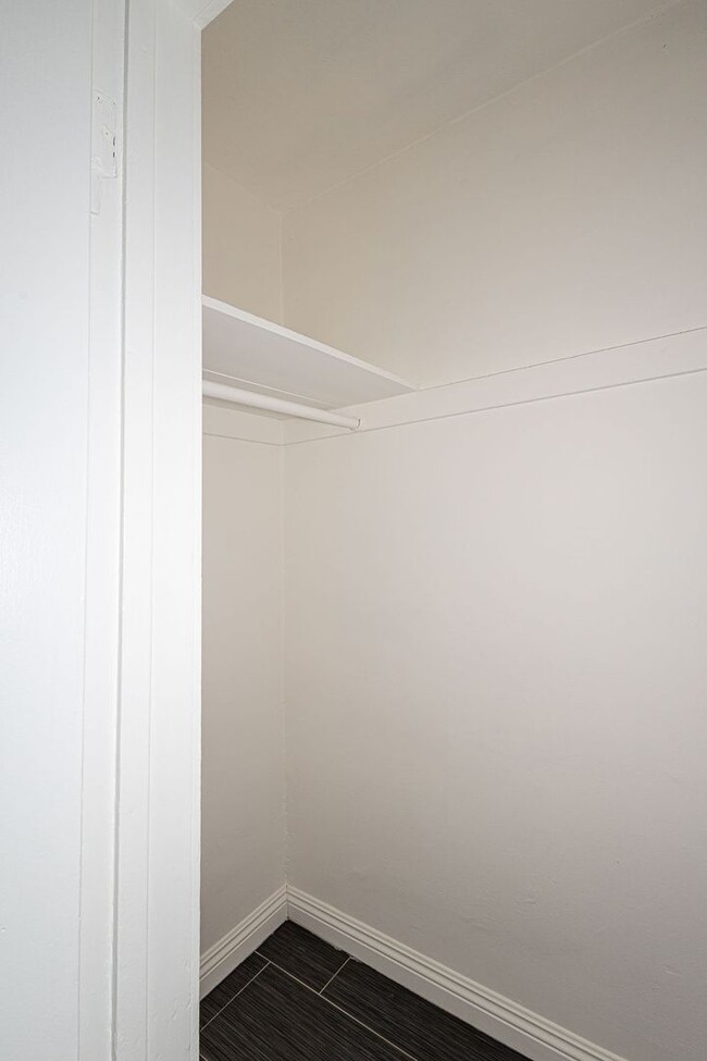 Building Photo - Bright and airy 2-bedroom 2-bath in Mid- City