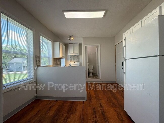 Building Photo - 1215 Peach St