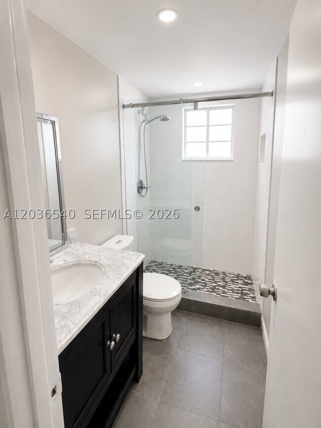 Building Photo - 4122 Collins Ave