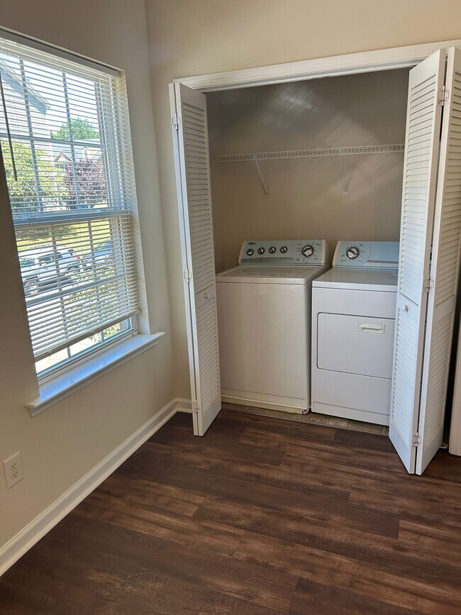 Building Photo - 108 Gallent Hedge Trail