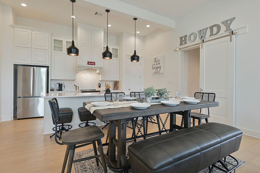 Building Photo - 5040 Mooney Fls Dr