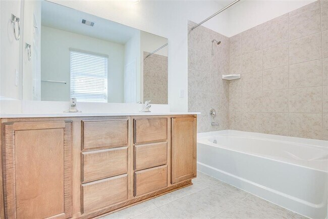 Building Photo - 1619 Stuart Creek Dr