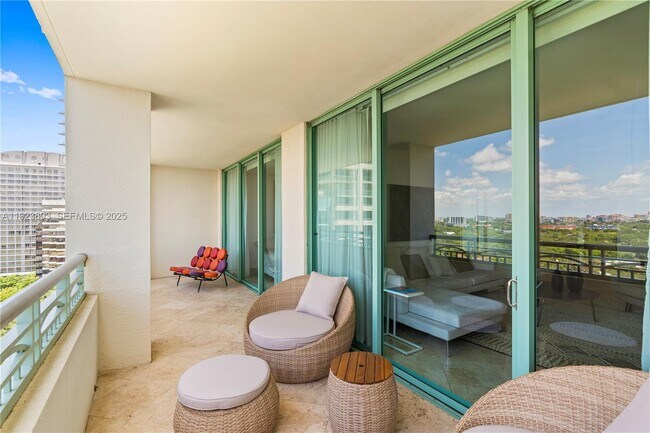 Building Photo - 3400 SW 27th Ave