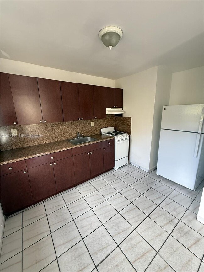 Building Photo - 1880 SW 9th St