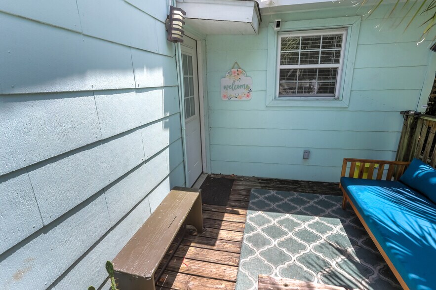 Building Photo - 608 N 9th Ave