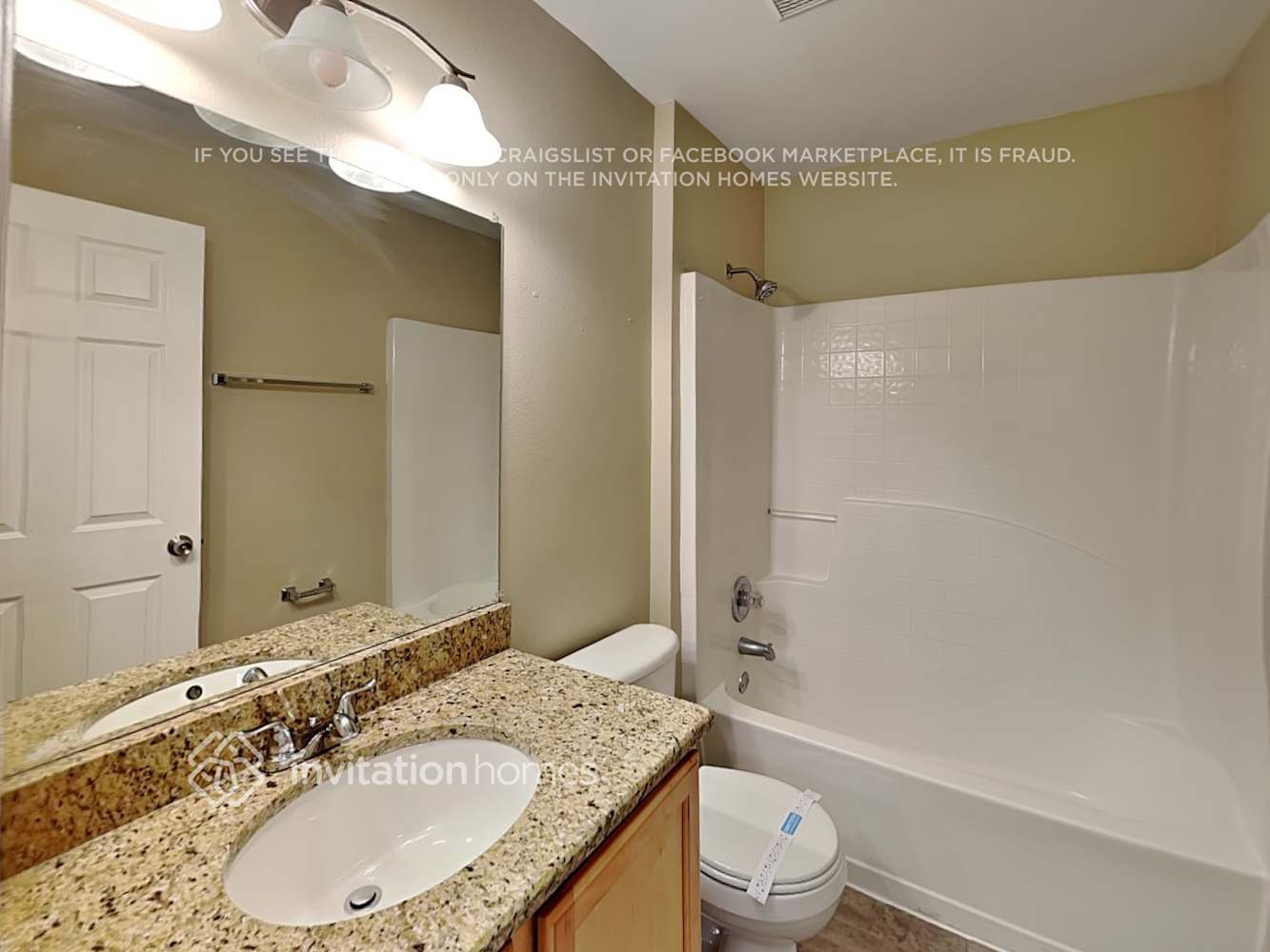 Building Photo - 3876 La Flor Dr