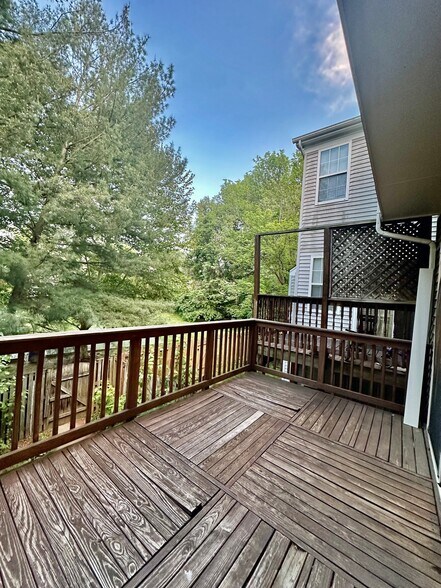 Building Photo - 9472 Black Hawk Ct