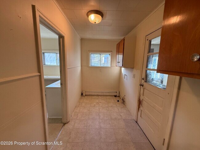 Building Photo - 947 Carmalt St