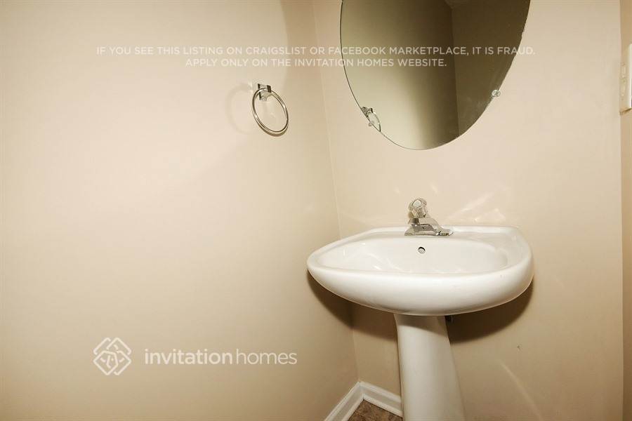 Building Photo - 3925 Bradford Walk Trail