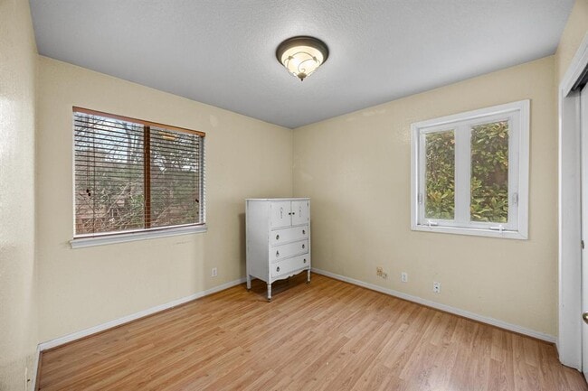 Building Photo - 1100 Silverton Ct
