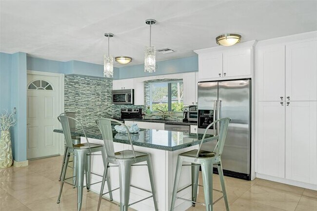 Building Photo - 3406 Robbins Rd