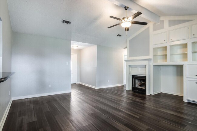 Building Photo - Welcome to this fully remodeled 4/2/2 brick home near Lake Conroe! With new AC/heat, roof, water ...