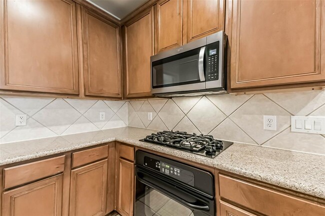 Building Photo - 12935 Bedford Falls Dr