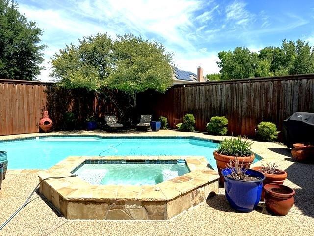 Building Photo - 5815 Willow Wood Ln