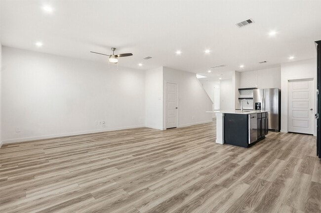 Building Photo - 12330 Basilwood Dr