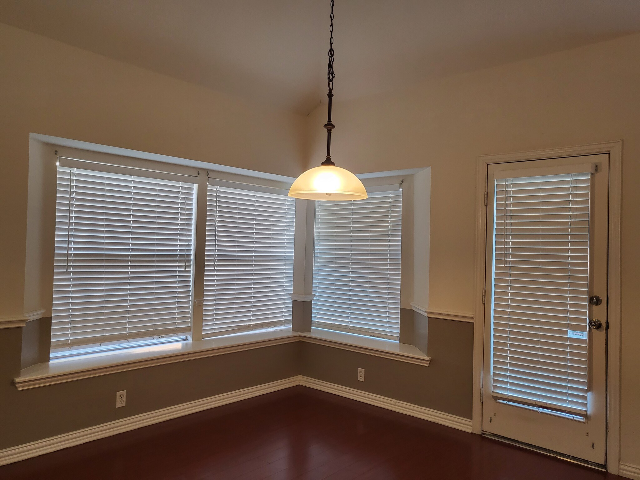 Building Photo - 4522 Oak Shores Dr