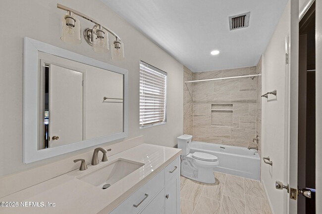 Building Photo - 1922 Holly Oaks Ravine Dr