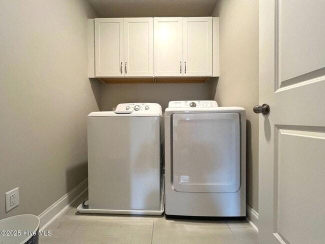 Building Photo - 60 Brownstone Ln