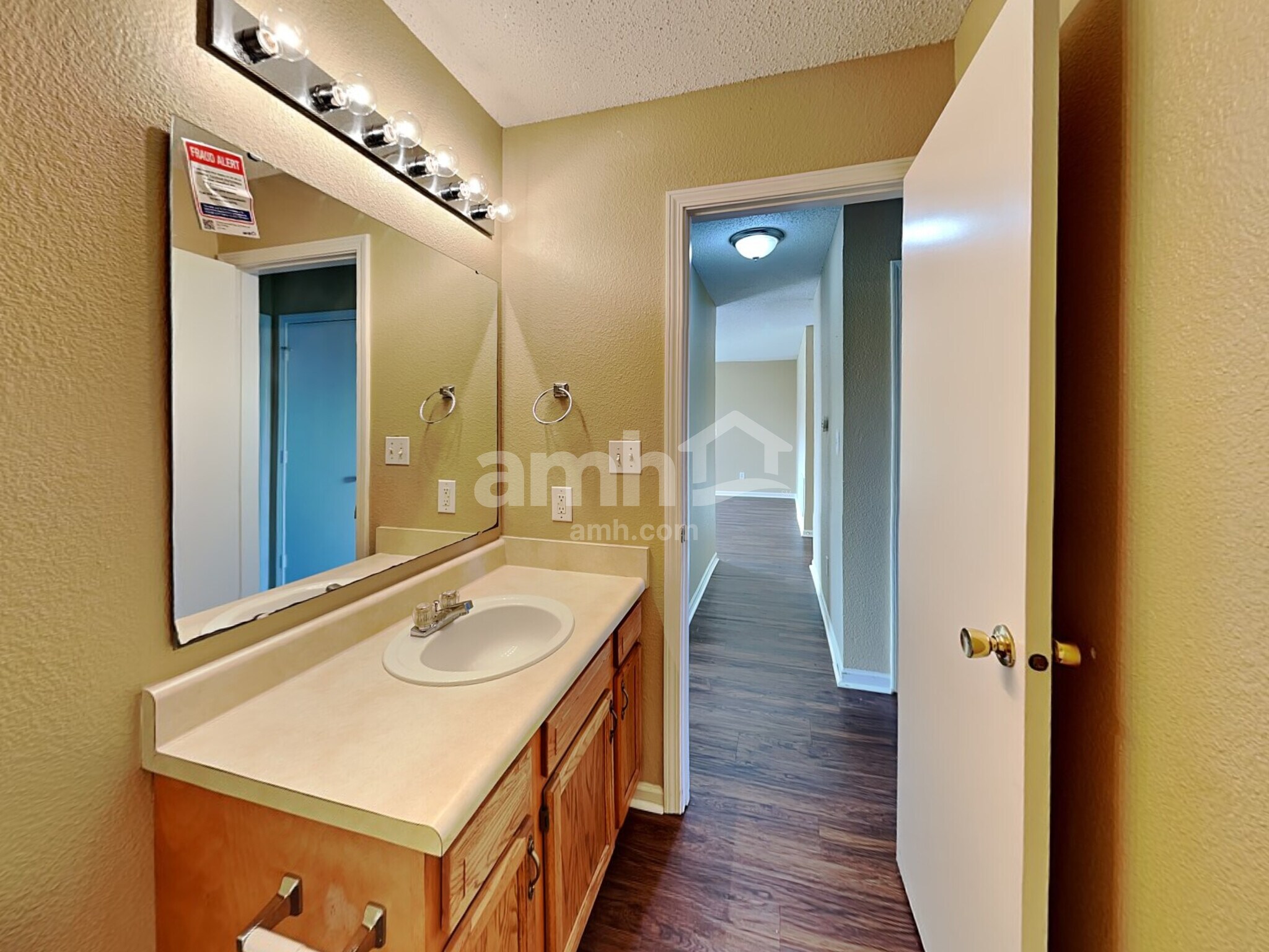 Building Photo - 5719 Wood Hollow Dr