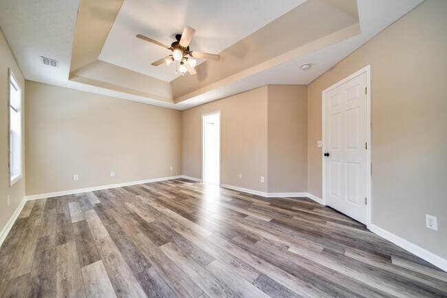 Building Photo - 104 Sundance Way